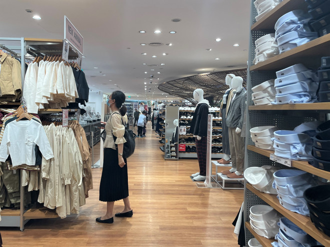 Hà Nội: Thời tiết trở lạnh, thị trường quần áo rét rục rịch vào mùa ảnh 2