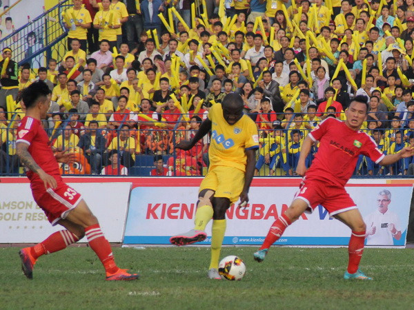 Vòng đầu tiên của V​-League 2017 diễn ra sôi nổi và hấp dẫn ảnh 1