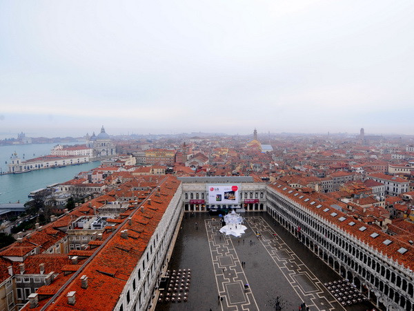 Nghị viện Italy phê chuẩn gói các biện pháp hỗ trợ kinh tế ảnh 1