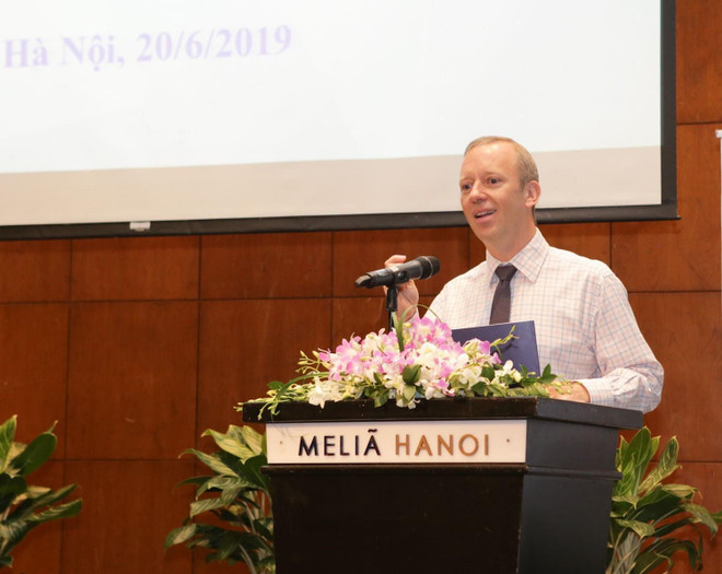 Ngài Gareth Ward, Đại sứ Vương Quốc Anh tại Việt Nam phát biểu tại hội thảo. (Ảnh: Thanh Tùng/TTXVN) Nâng cao nhận thức về chống vi phạm bản quyền với xuất bản phẩm ảnh 2