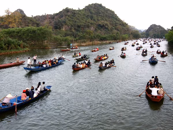 Hà Nội cấm treo thịt động vật tươi sống tại Lễ hội Chùa Hương ảnh 1