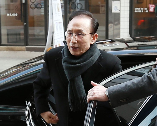 Hàn Quốc: Cựu Tổng thống Lee Myung-bak bị triệu tập để thẩm vấn ảnh 1