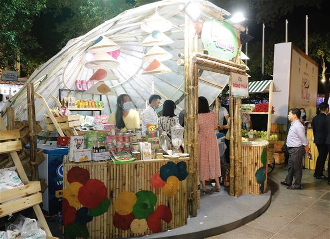 Tuần lễ “Made in Vietnam - Tinh hoa Việt Nam” tôn vinh hàng Việt ảnh 1