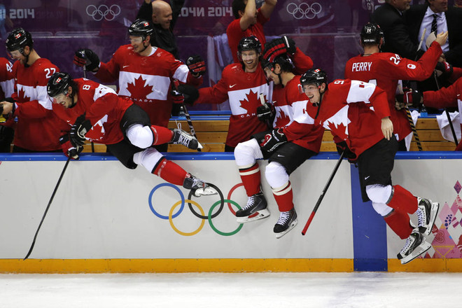 Hockey Canada phá vỡ kỳ tích tồn tại 26 năm của Liên Xô ảnh 1