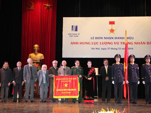 Hội Nhạc sỹ Việt Nam nhận danh hiệu Anh hùng Lực lượng vũ trang ảnh 1