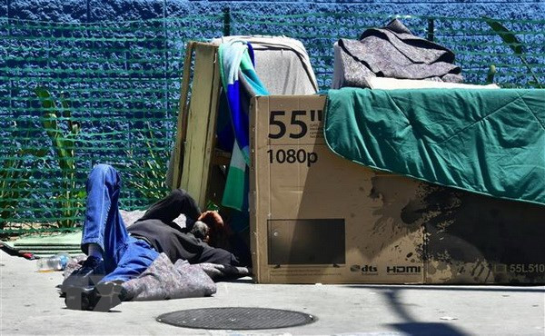 Mỹ: Bang California công bố giải quyết khủng hoảng người vô gia cư ảnh 1