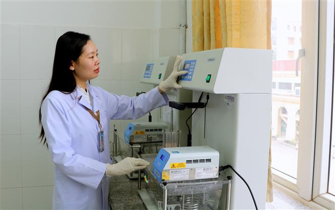 Nữ Phó Giáo sư 37 tuổi với nhiều nghiên cứu nổi bật về y dược ảnh 1