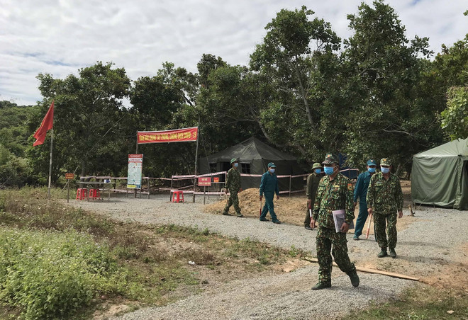 Trục xuất 11 người nước ngoài nhập cảnh trái phép vào Bình Dương ảnh 1