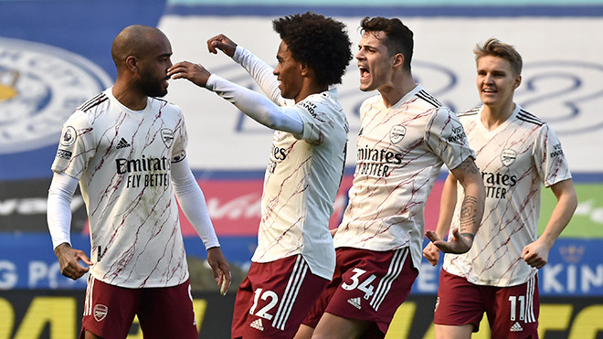 Premier League: Arsenal và Tottenham thắng đậm, Chelsea-M.U chia điểm ảnh 1