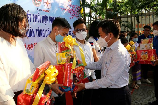 TP.HCM chăm lo Tết cho người lao động, sinh viên nước ngoài xa nhà ảnh 2