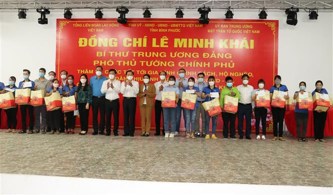 Phó Thủ tướng Lê Minh Khái thăm, tặng quà Tết tại Bình Phước ảnh 2