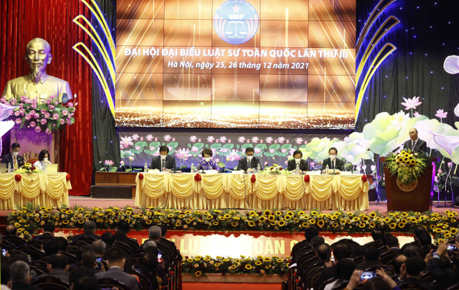 Chủ tịch nước Nguyễn Xuân Phúc phát biểu tại Đại hội đại biểu Luật sư toàn quốc lần thứ 3. (Ảnh: Thống Nhất/TTXVN) Chủ tịch nước: Nâng cao hình ảnh, uy tín nghề nghiệp, địa vị luật sư ảnh 2