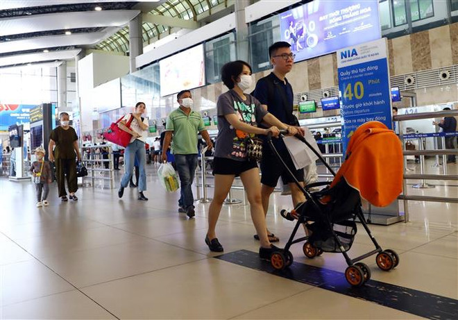 (Ảnh minh họa: Huy Hùng/TTXVN) Lượng hành khách qua đường hàng không 5 tháng tăng gần 38% ảnh 1