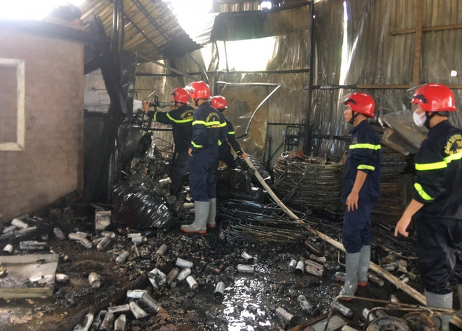 Bình Phước: Cháy cơ sở sang chiết gas, 2 vợ chồng bị bỏng nặng ảnh 1