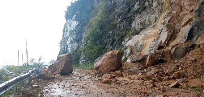 Lai Châu: Mưa lớn trên diện rộng gây sạt lở trên nhiều tuyến đường ảnh 1