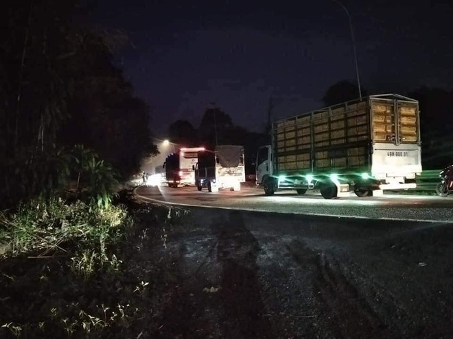 Lâm Đồng: Xe container rơi xuống vực sâu trên đèo Bảo Lộc ảnh 1