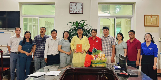 Hà Nội: Thăm hỏi, hỗ trợ gia đình nạn nhân trong vụ cháy ở xã Tứ Hiệp ảnh 1