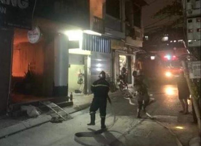 Hà Nội: Kịp thời dập tắt đám cháy, giải cứu thành công 7 người ảnh 1