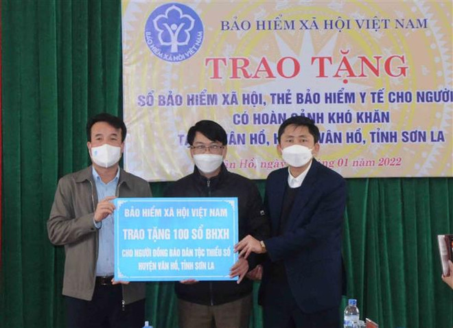 BHXH Việt Nam mang Tết ấm đến với người nghèo Xuân Nhâm Dần 2022 ảnh 2