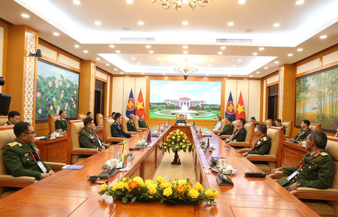 ttxvn_dai_tuong_nguyen_tan_cuong_tiep_truong_doan_cac_nuoc_asean_tham_du_amiclc-1_3110-2.jpg