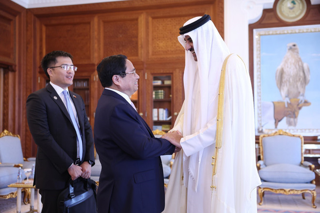 ttxvn_thu_tuong_pham_minh_chinh_chao_quoc_vuong_qatar_tamim_bin_hamad_al_thani_1.jpg