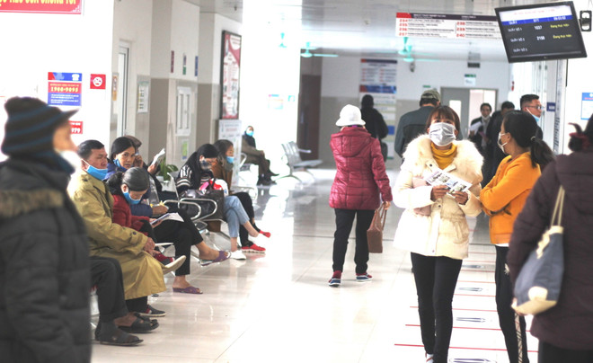 Ninh Bình: Số người nhập viện tăng đột biến do ảnh hưởng của thời tiết ảnh 1