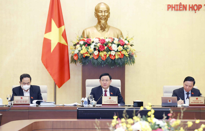 Chủ tịch Quốc hội Vương Đình Huệ phát biểu. (Ảnh: Doãn Tấn/TTXVN) Xem xét quy định pháp luật liên quan đến Quốc kỳ, Quốc huy, Quốc ca ảnh 1