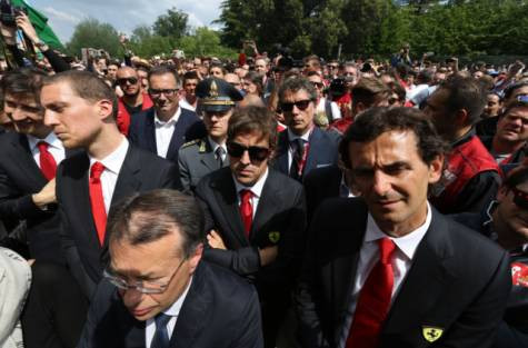 Thể thao tuần qua: Mayweather thắng tranh cãi, Nole rút lui ảnh 3