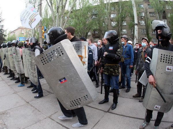 [Photo] Xung đột tại miền đông Ukraine vẫn tiếp diễn ảnh 1