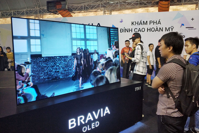 [Photo] Giới trẻ xếp hàng trải nghiệm công nghệ đỉnh cao của Sony ảnh 10