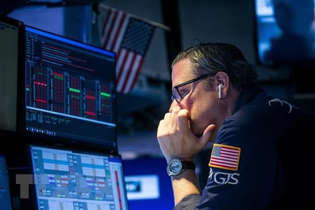 Nỗi lo về lãi suất đẩy lùi đà tăng của chứng khoán thế giới ảnh 1