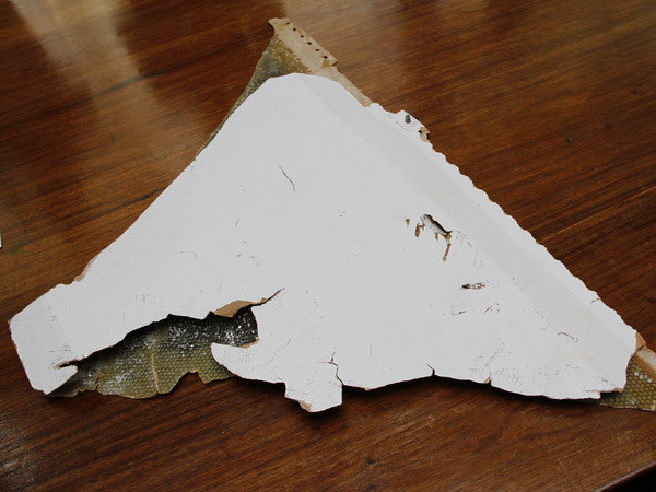 Thêm một mảnh vỡ máy bay nghi của MH370 được tìm thấy ở Nam Phi ảnh 1