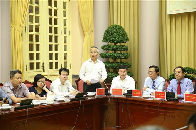 Nghiêm cấm công chức uống bia, rượu trong hoặc giữa giờ làm việc ảnh 1