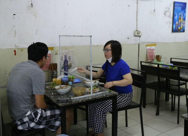 Nhiều địa phương nới lỏng giãn cách, mở lại các hoạt động, dịch vụ ảnh 1