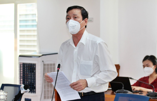 Ông Nguyễn Hữu Hưng, Phó Giám đốc Sở Y tế Thành phố Hồ Chí Minh phát biểu tại họp báo. (Ảnh: Xuân Anh/TTXVN) TP.HCM triển khai gói hỗ trợ thứ 3 với tổng kinh phí 7.300 tỷ đồng ảnh 1