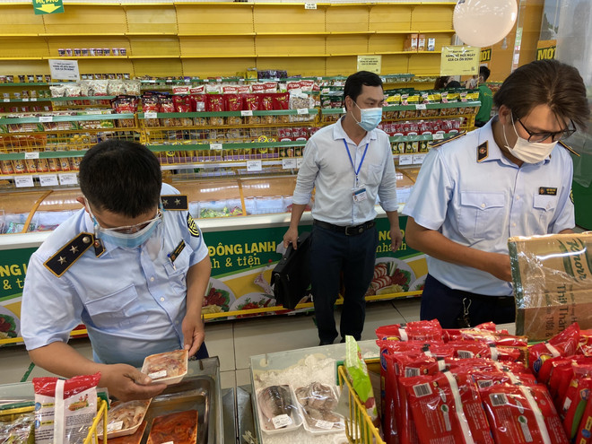 TP.HCM kiểm soát chặt hàng hóa liên quan đến sức khỏe người tiêu dùng ảnh 1