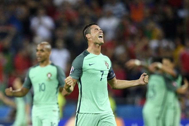 Ronaldo đang đứng trước cơ hội vô địch EURO 2016 cùng Bồ Đào Nha. (Nguồn: AFP/TTXVN) Ronaldo sẽ dễ dàng đoạt Quả bóng Vàng nhờ Messi lâm nạn? ảnh 1