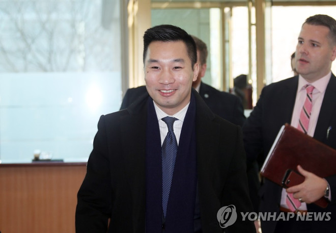 Phó đại diện đặc biệt của Bộ Ngoại giao Mỹ về Triều Tiên, ông Alex Wong. (Nguồn: Yonhap) Tổng thống Mỹ dự kiến đề cử phái viên về Triều Tiên cho vị trí tại LHQ ảnh 1