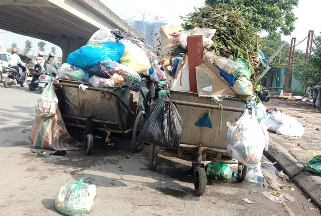 Đường phố Hà Nội thế nào khi người dân lập chốt chặn xe vào Nam Sơn? ảnh 2