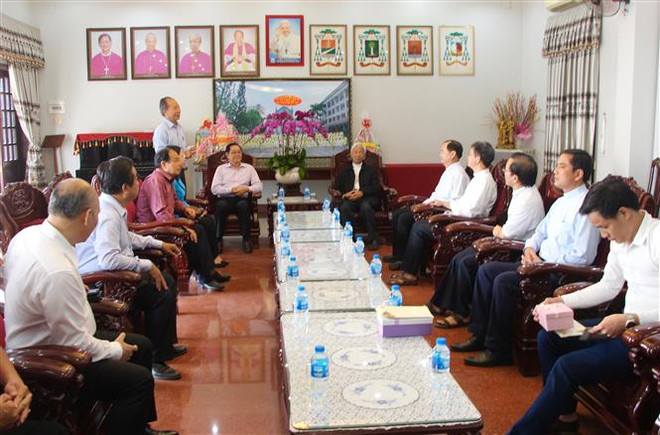 Thăm, chúc mừng Giáng sinh tại Tòa Giám mục Long Xuyên ảnh 1