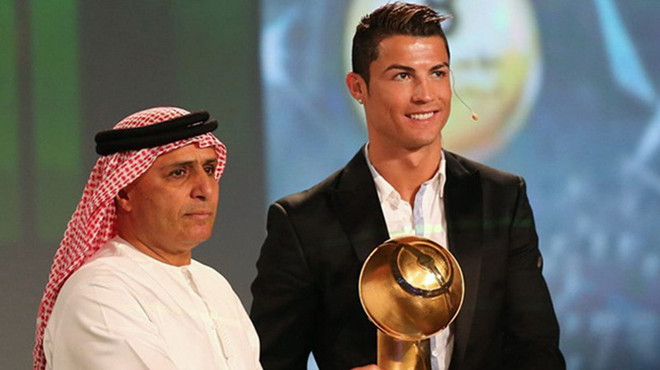 Được vinh danh cầu thủ xuất sắc nhất, Ronaldo hướng tới Quả bóng Vàng ảnh 1