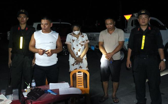 Bắt nhiều đối tượng trong đường dây làm giấy tờ giả xuyên quốc gia ảnh 1