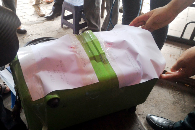 Hà Nội: Bỏ thiết bị lại hiện trường vì bị phát hiện hàn cáp vi phạm ảnh 2