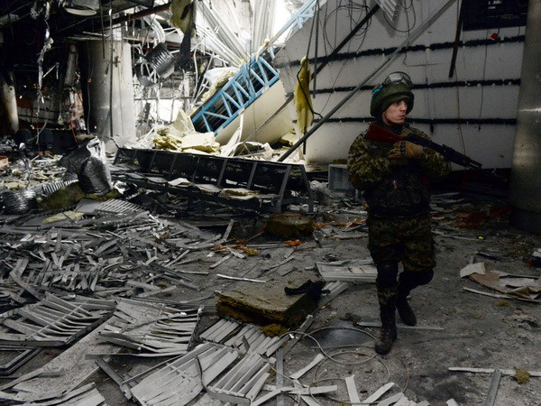 Ukraine lo ngại quân ly khai chuẩn bị phát động đợt tấn công mới ảnh 1