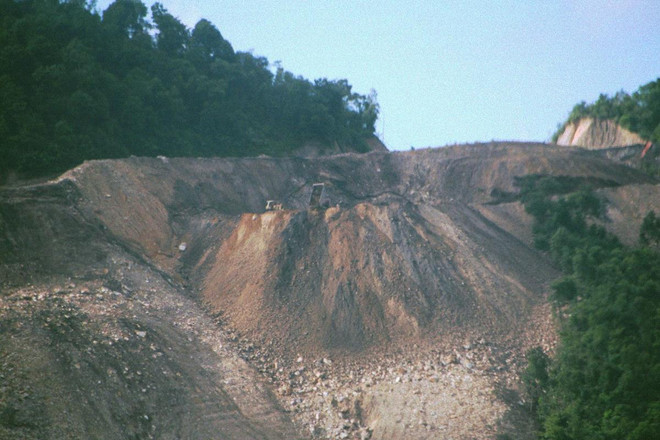 Bài 7: Ngang nhiên khai thác than khi tỉnh đã yêu cầu dừng hoạt động ảnh 4