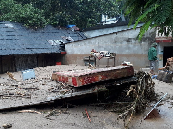Lực lượng cứu hộ tìm được 10 thi thể bị lũ cuốn trôi tại Yên Bái ảnh 1