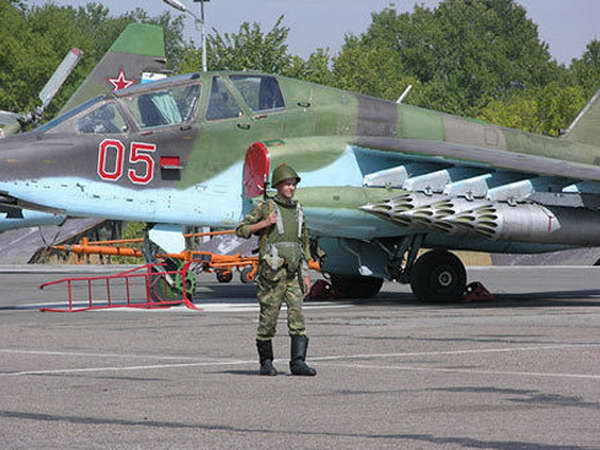 Nga cam kết tiếp tục hỗ trợ kỹ thuật quân sự cho Kyrgyzstan ảnh 1