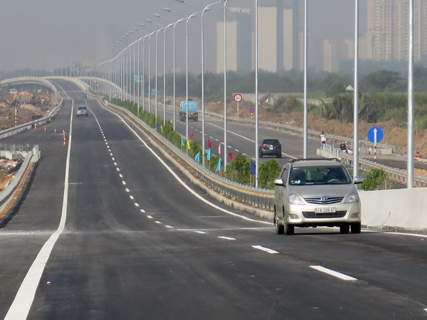 Phó Thủ tướng chỉ đạo thu xếp vốn làm đường cao tốc Bắc-Nam ảnh 1