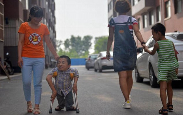 Cảm động với một tình yêu đẹp vượt qua mọi rào cản của hình thức ảnh 2