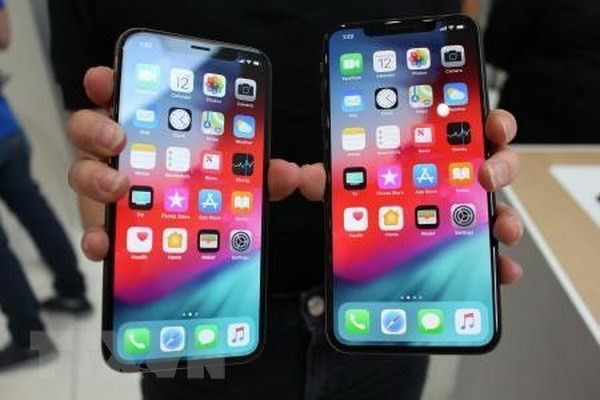 Mẫu điện thoại iPhone Xs (trái) và Xs Max (phải) được giới thiệu tại Cupertino, Mỹ ngày 12/9/2018. (Nguồn: Kyodo/TTXVN) Sự kiện quốc tế 17-23/9: Cuộc gặp thượng đỉnh liên Triều lần thứ 3 ảnh 7